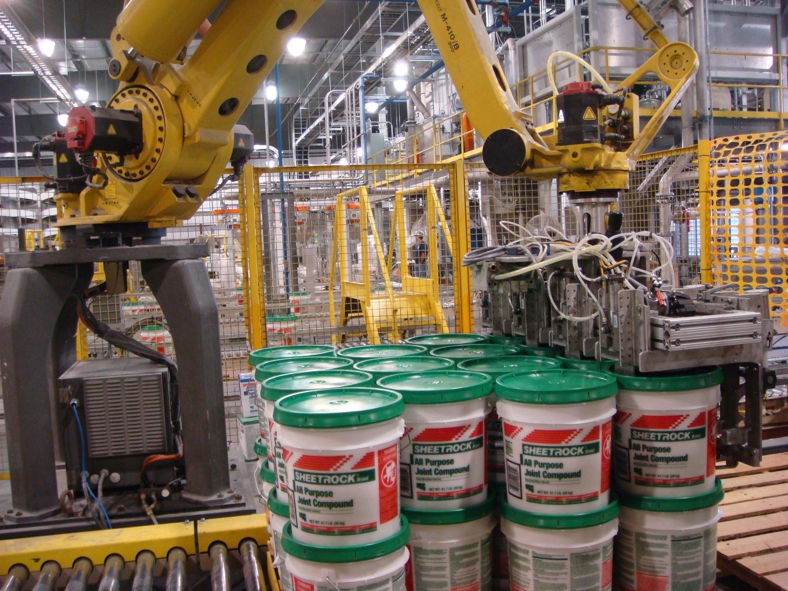 Robotics, palletizing, sorting line